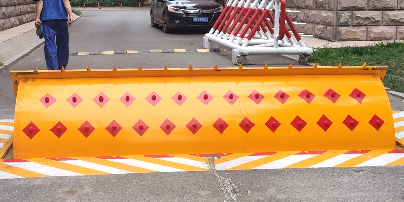 翻版路障